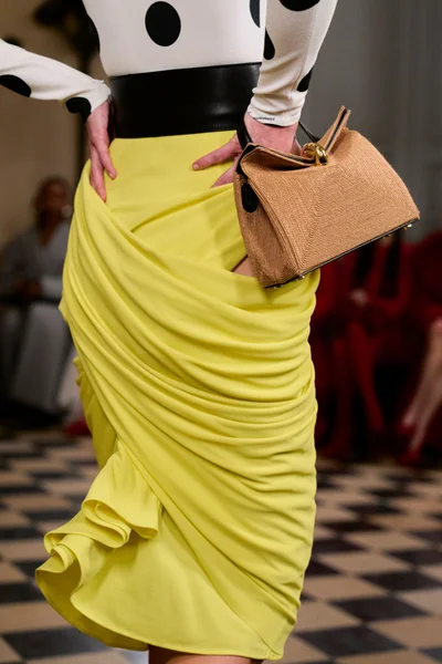 Look 61